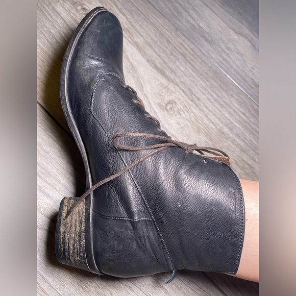 VGUC Coclico Leather Ankle Lace Up Low Heeled Boots - Picture 3 of 12